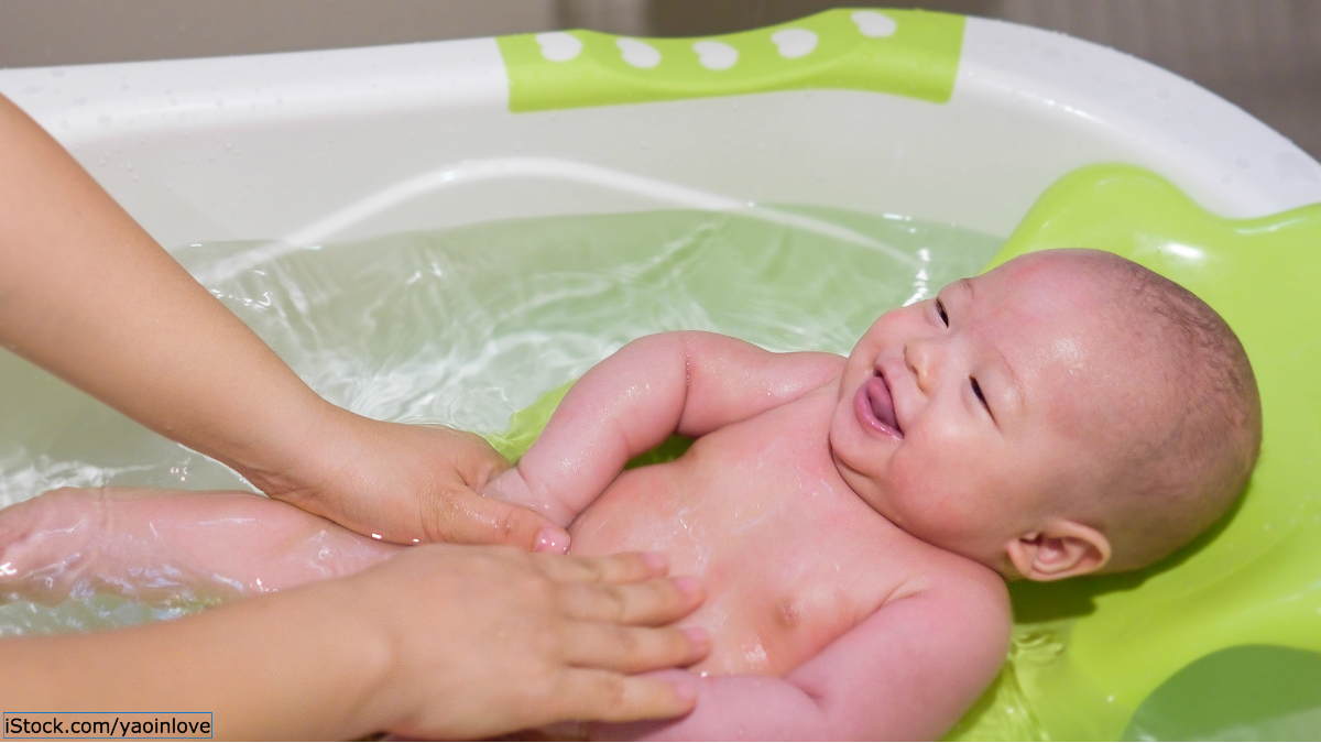 生後6ヶ月の赤ちゃんのお風呂は何分 時間や温度 おもちゃなどの役立つアイテム 子育て情報メディア Kidsna キズナ